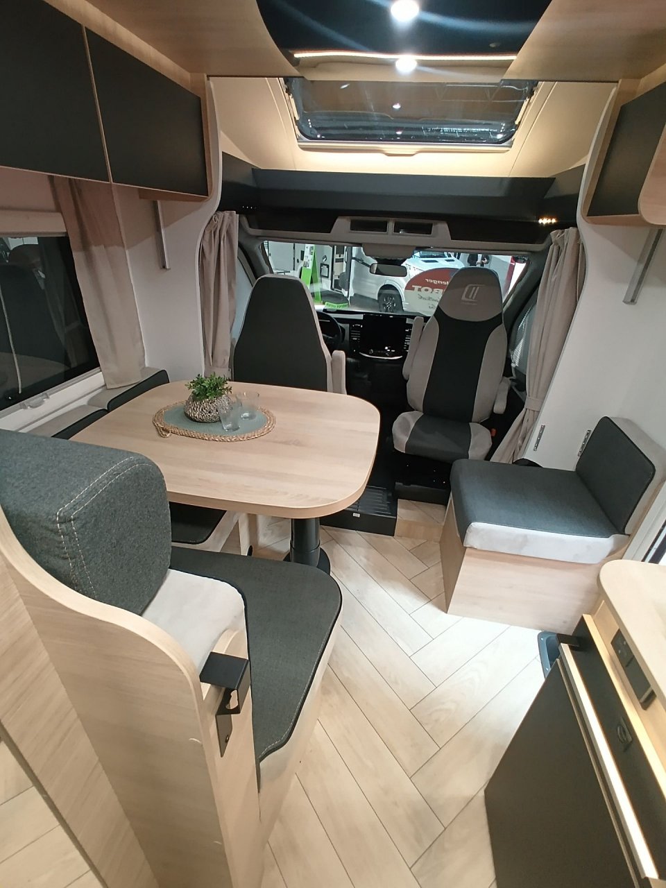 Challenger 287 Graphite Edition