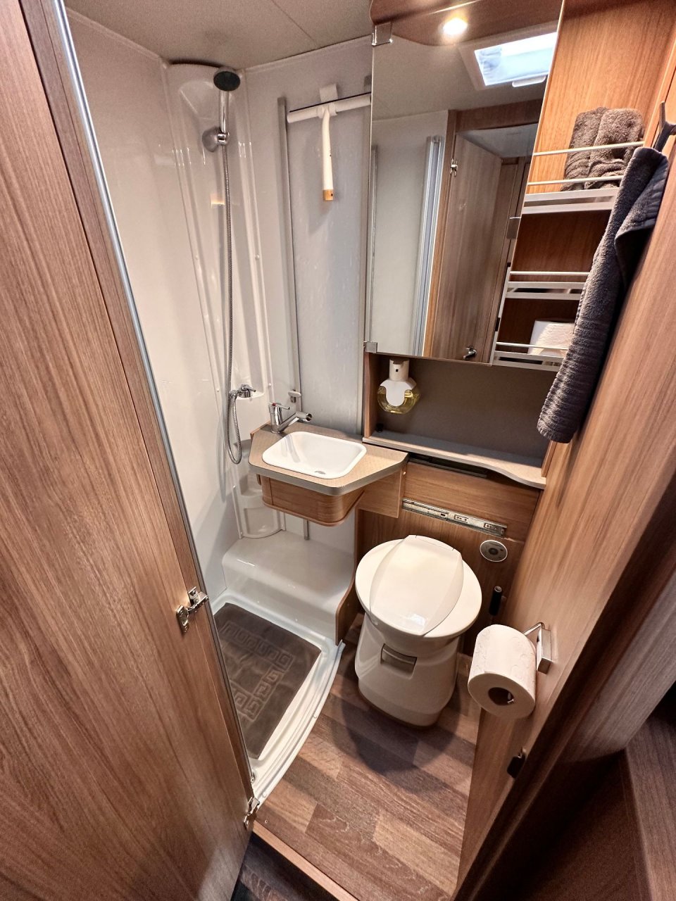 Weinsberg Cara Home 700 DG