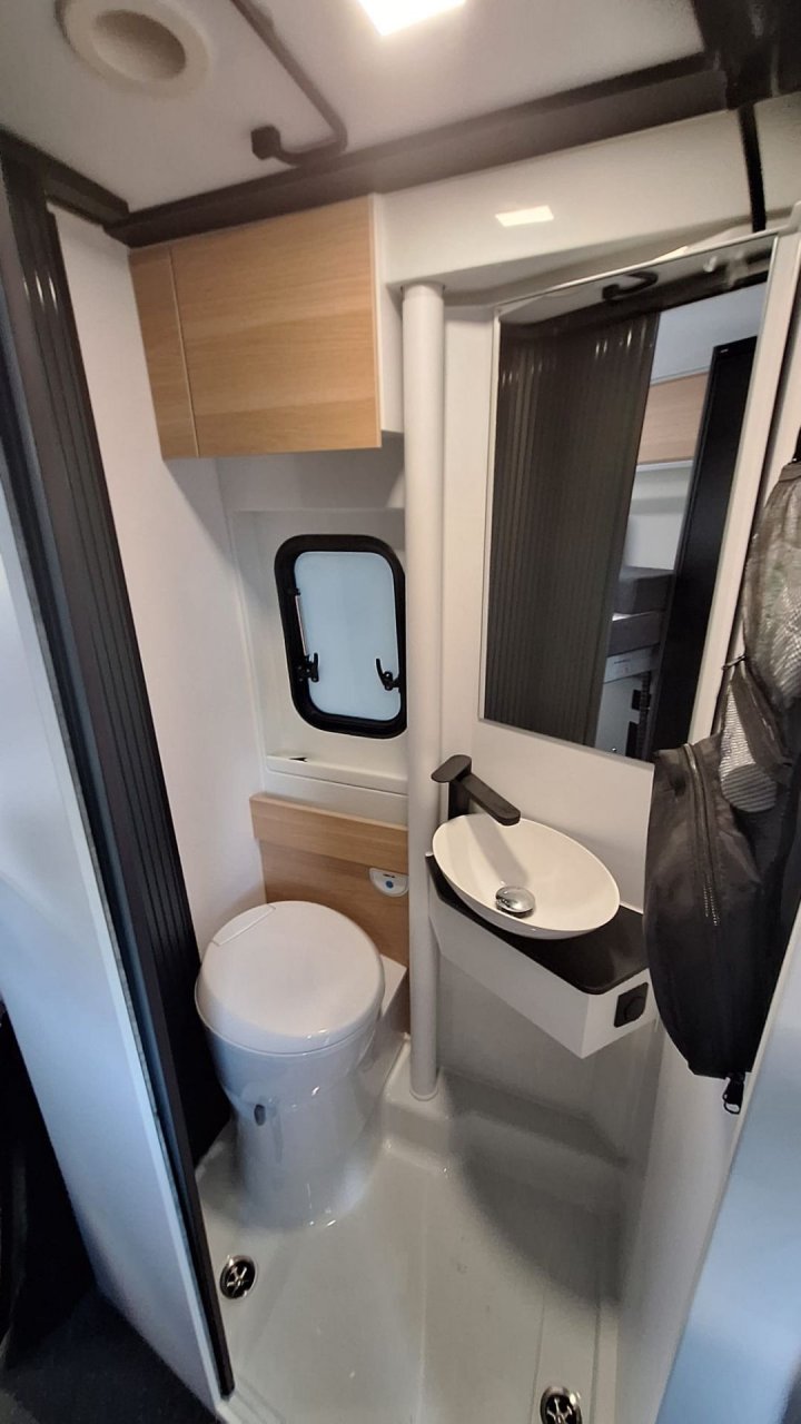 Adria Twin 640 SGX Supreme