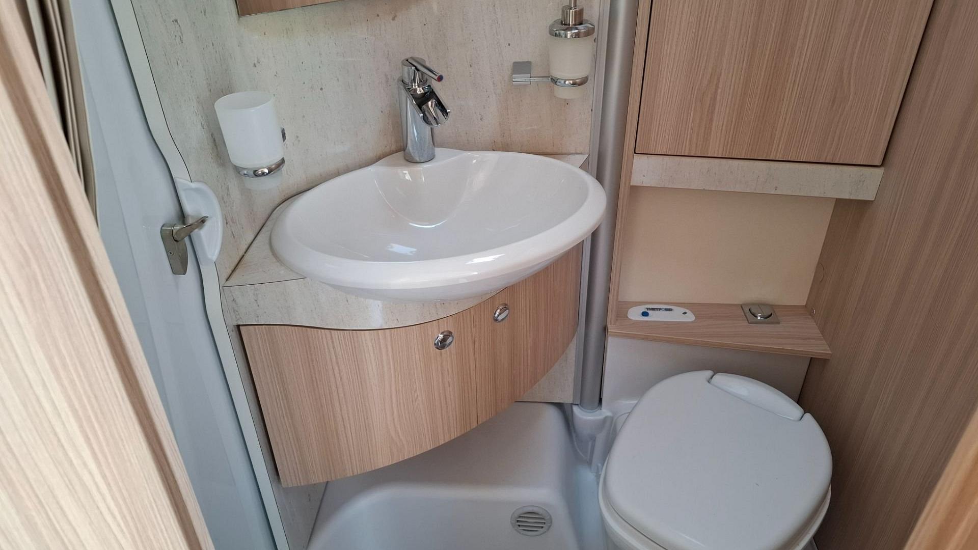 Bürstner Travel Van T690