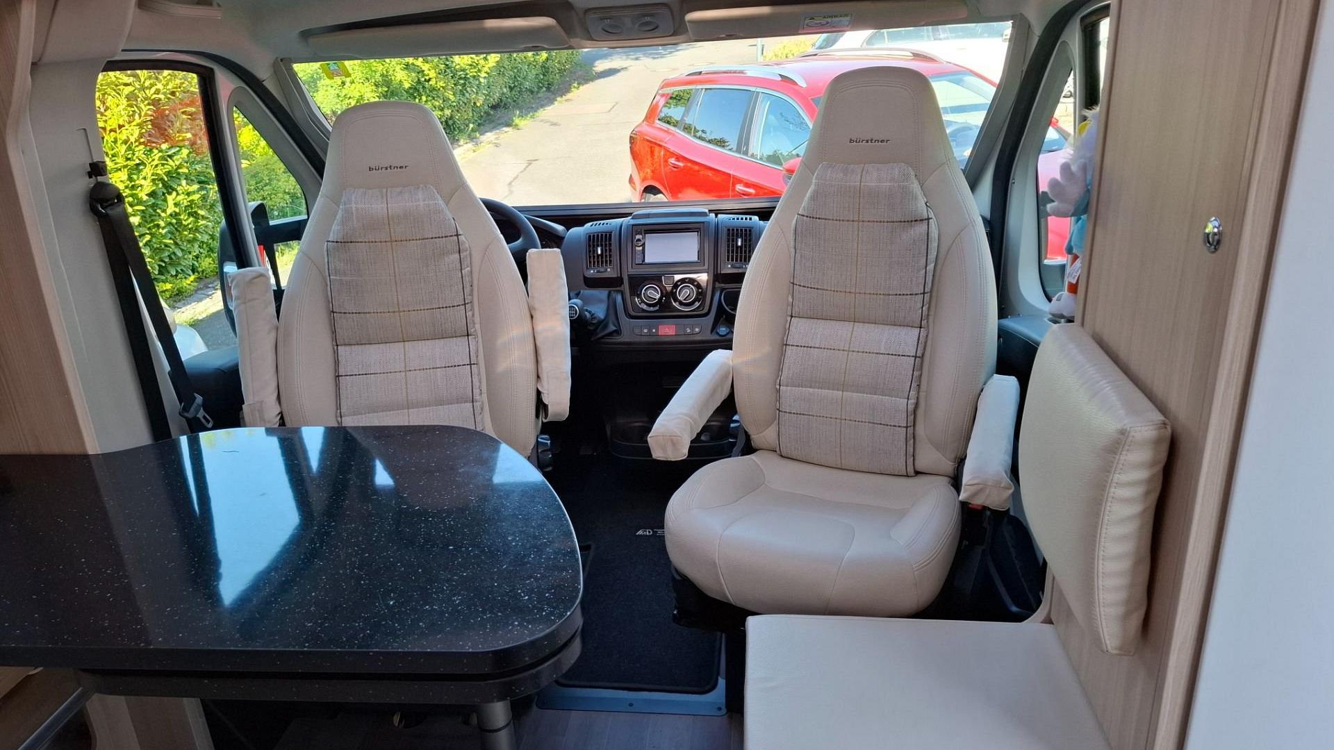 Bürstner Travel Van T690