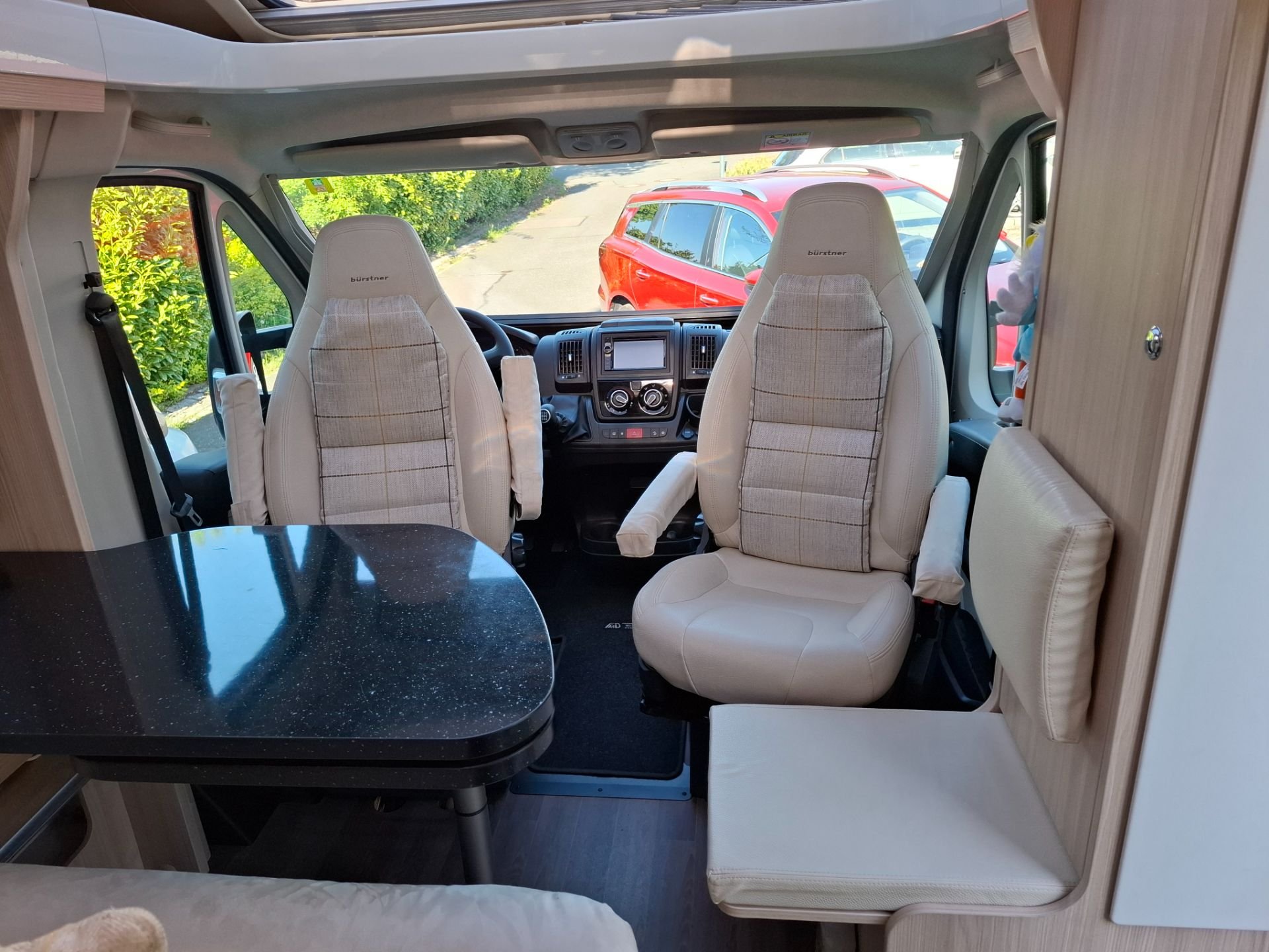 Bürstner Travel Van T690