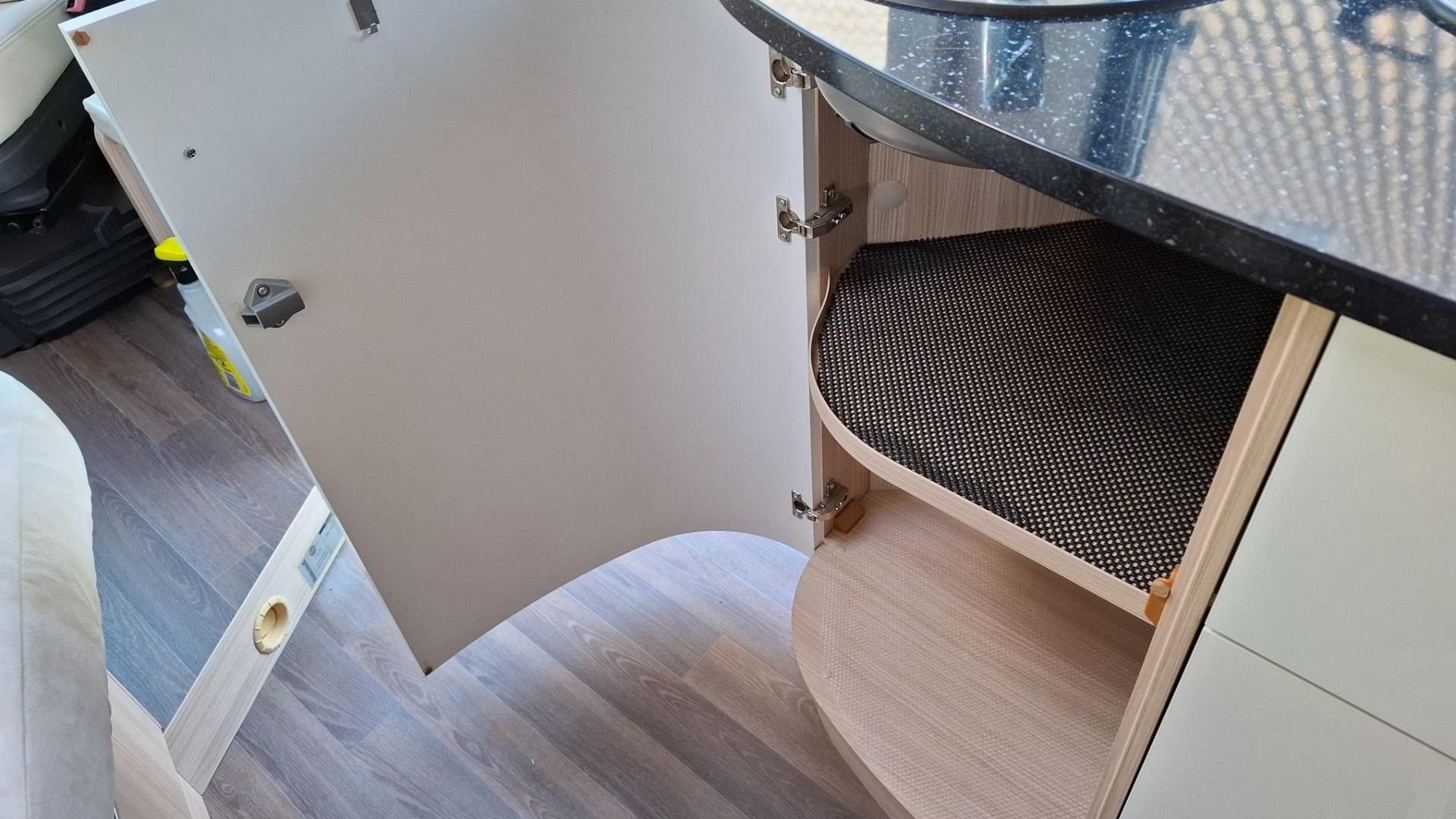 Bürstner Travel Van T690