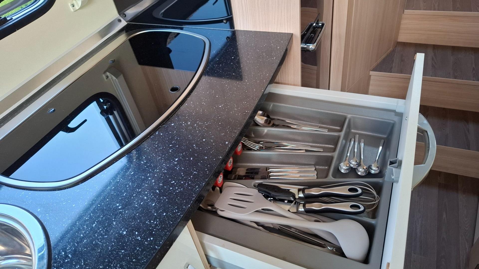 Bürstner Travel Van T690