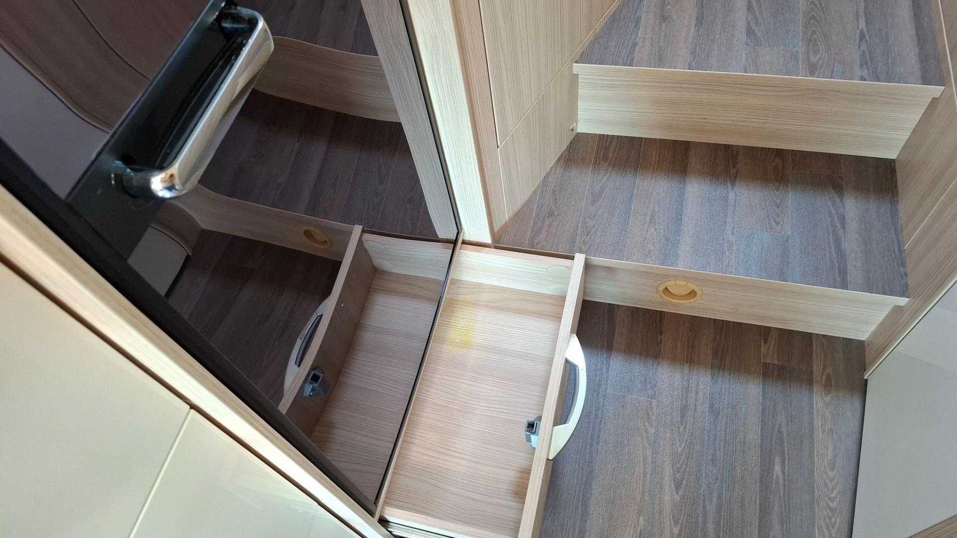 Bürstner Travel Van T690