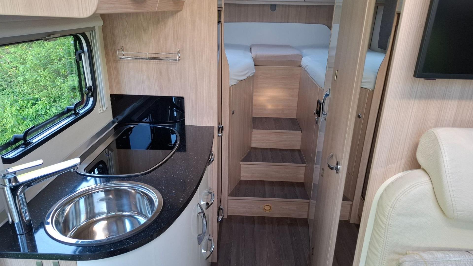 Bürstner Travel Van T690