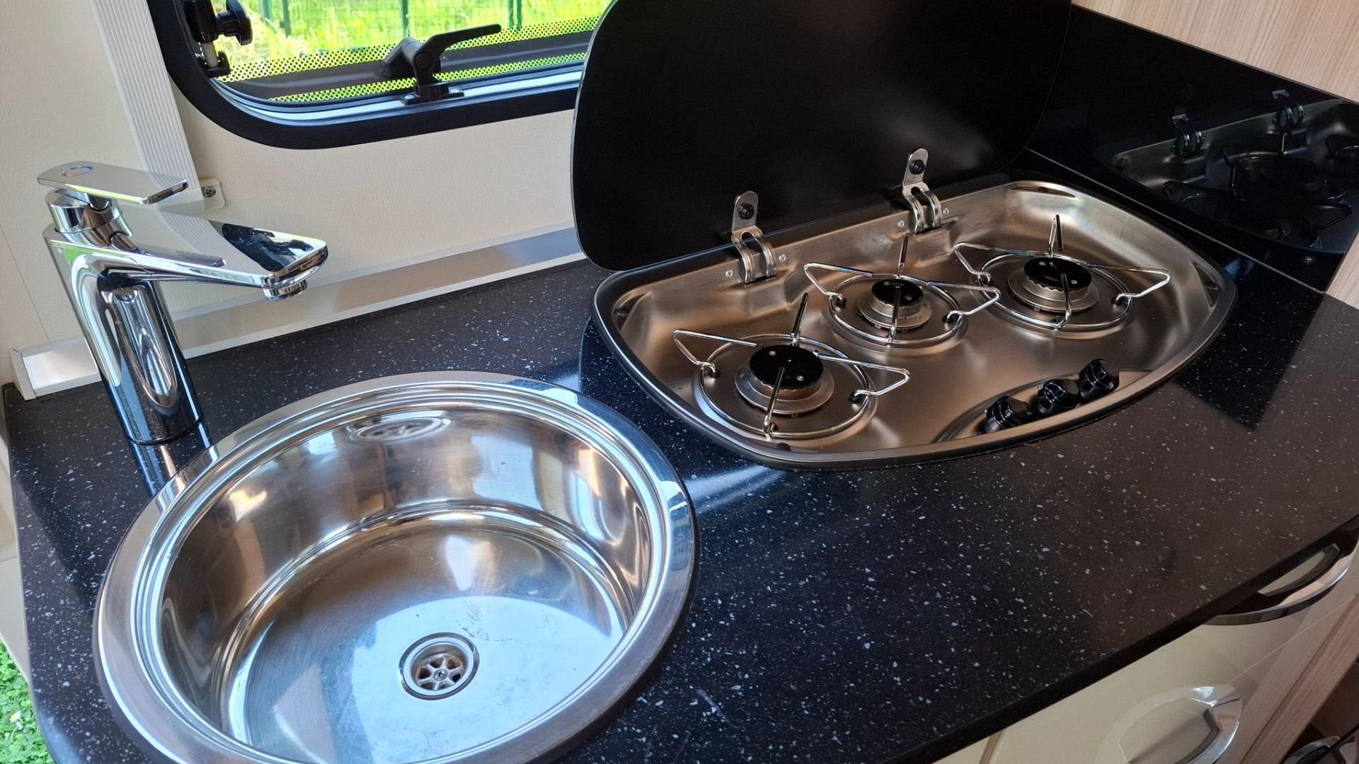 Bürstner Travel Van T690