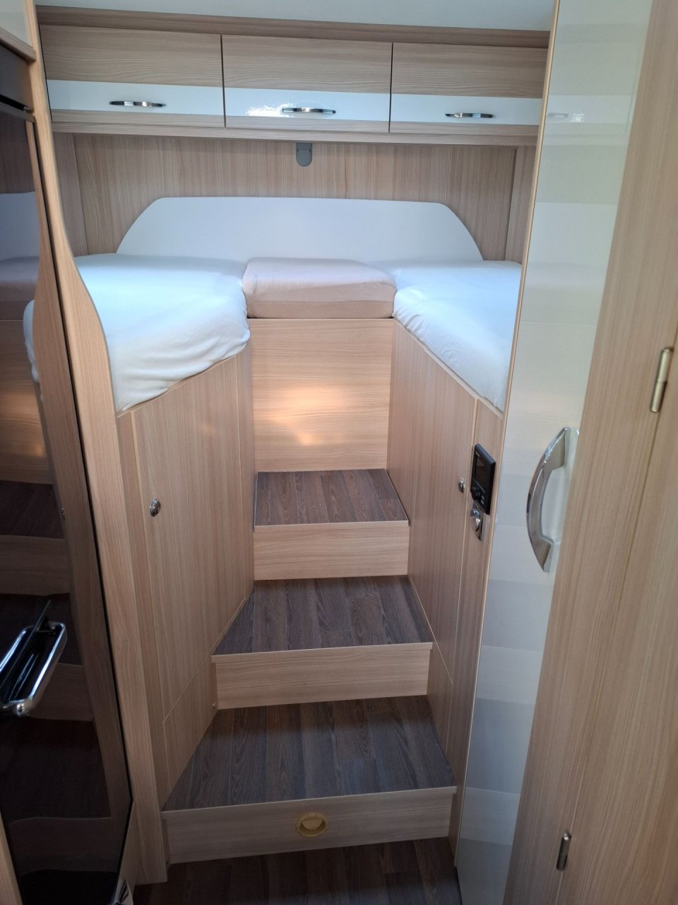 Bürstner Travel Van T690